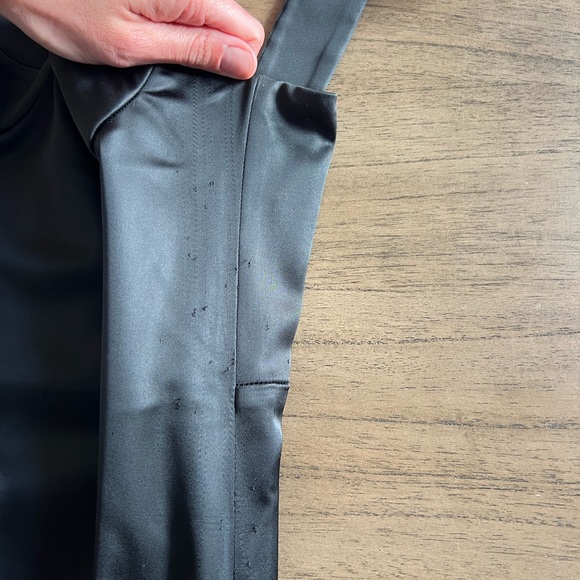 Elegant Black Satin Dress - Picture 3 of 7